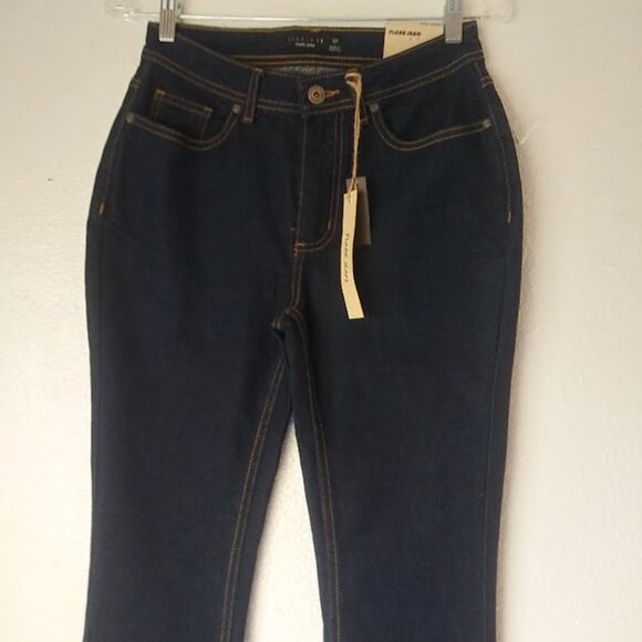 Studio 12 women's size 7 dark blue flare jeans - Picture 2 of 13